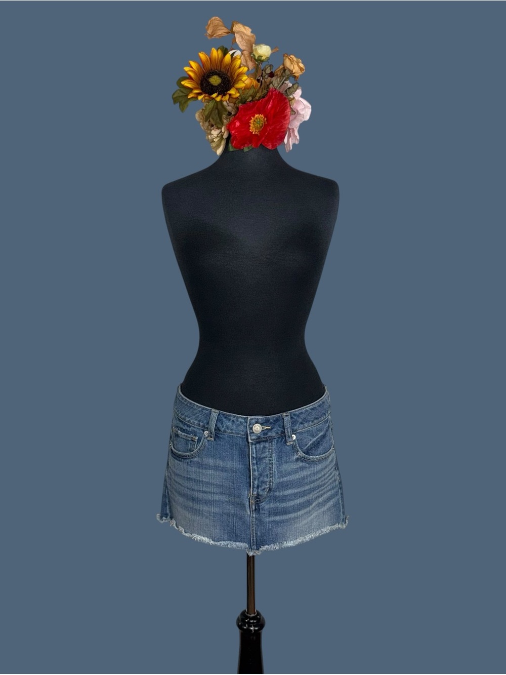 Y2K American Eagle mini denim skirt